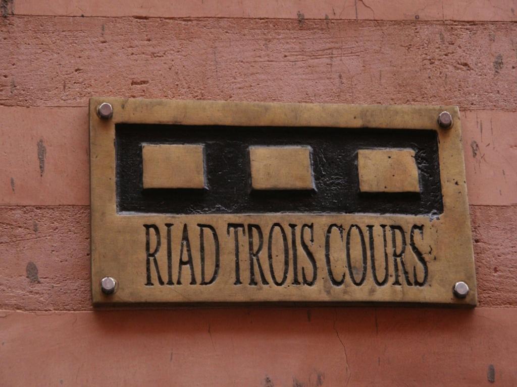 Riad Les Trois Cours Hotel Marrakesh Exterior photo